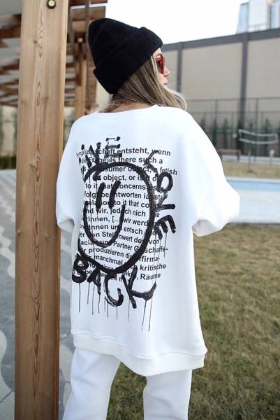 Oversized Sweatshirt "Give Love Back"